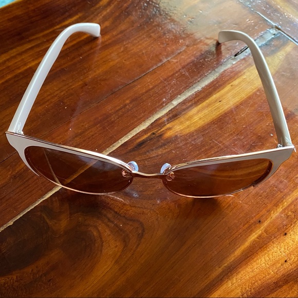 Cute Sunglasses and Case - Picture 4 of 5